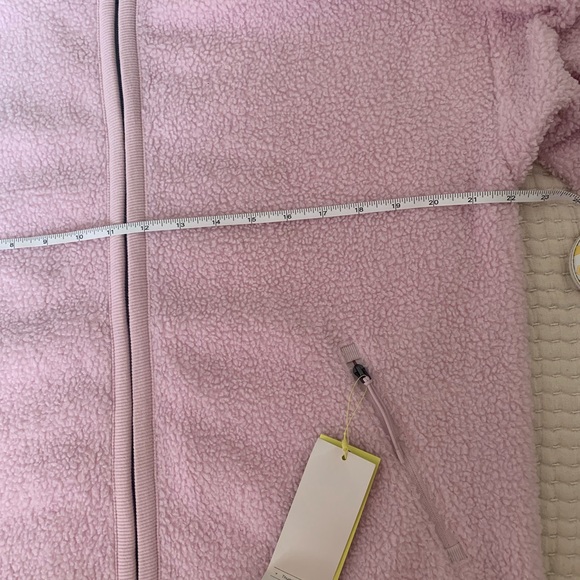 All motion Sweater - Picture 7 of 8